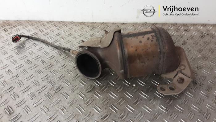 Usagé Catalyseur Opel Corsa E 1.6 OPC Turbo 16V Prix € 325,00 Règlement à la marge proposé par Autodemontage Vrijhoeven B.V.