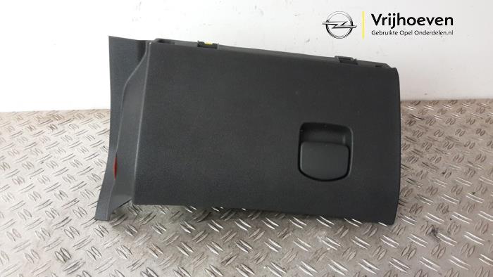 Begagnade Handskfack Opel Corsa D 1.3 CDTi 16V ecoFLEX Pris € 40,00 Marginaltabell erbjuds av Autodemontage Vrijhoeven B.V.