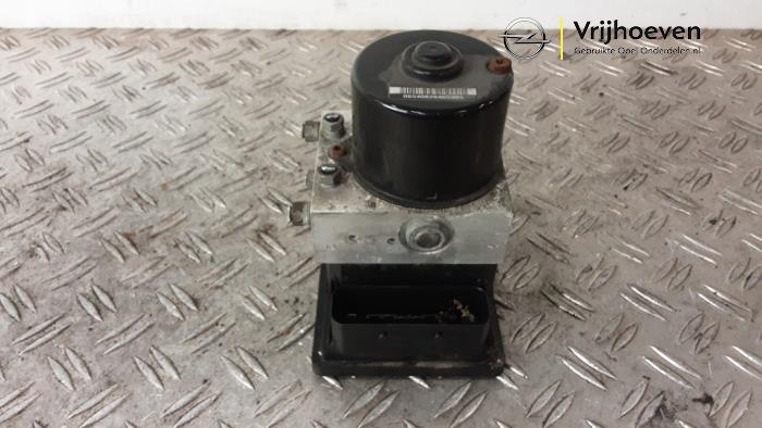 Begagnade ABS-pump Opel Astra H SW (L35) 1.8 16V Pris € 50,00 Marginaltabell erbjuds av Autodemontage Vrijhoeven B.V.