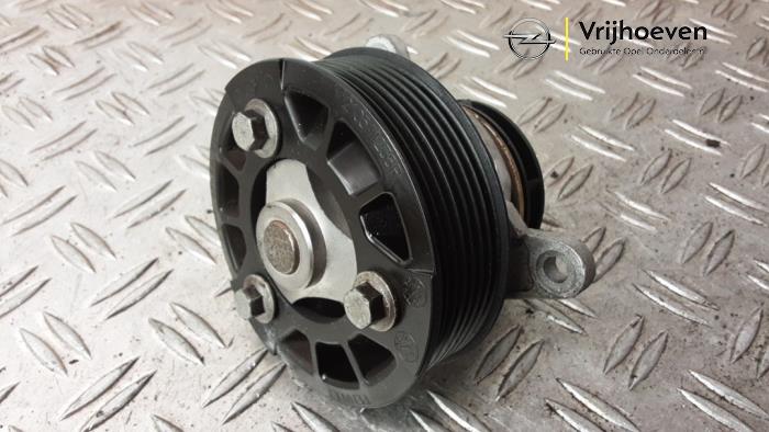 Usagé Pompe à eau Opel Vivaro 1.6 CDTI BiTurbo 120 Prix € 50,00 Prix TTC proposé par Autodemontage Vrijhoeven B.V.