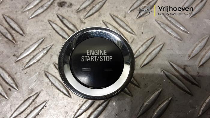 Używane Przelacznik Start/Stop Opel Insignia Sports Tourer 1.5 Turbo 16V 165 Cena € 15,00 Procedura marży oferowane przez Autodemontage Vrijhoeven B.V.