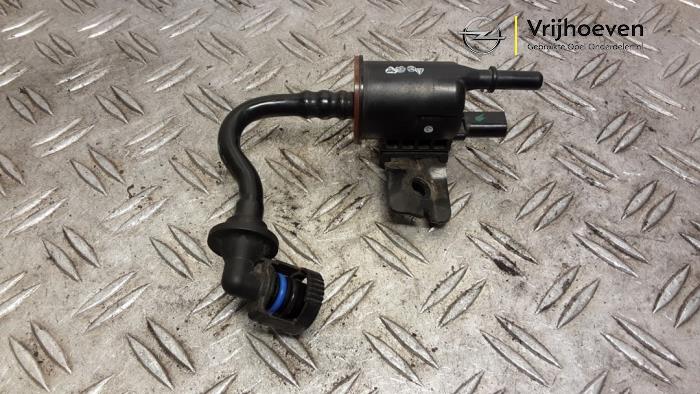 Begagnade Luftare Opel Corsa E 1.0 SIDI Turbo 12V Pris € 30,00 Marginaltabell erbjuds av Autodemontage Vrijhoeven B.V.
