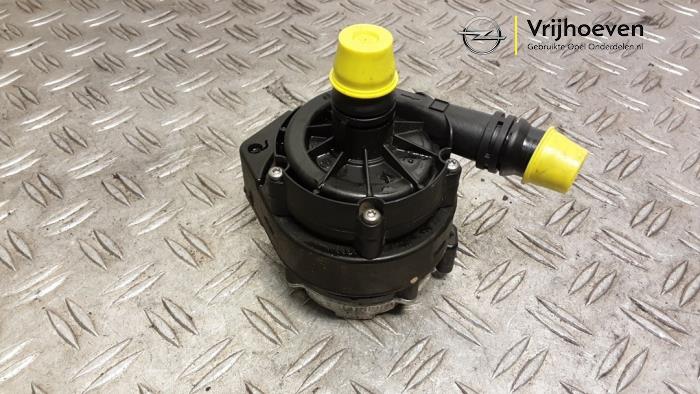 Begagnade Extra vattenpump Opel Corsa F (UB/UH/UP) Electric, Corsa-e 50kWh Pris € 35,00 Marginaltabell erbjuds av Autodemontage Vrijhoeven B.V.