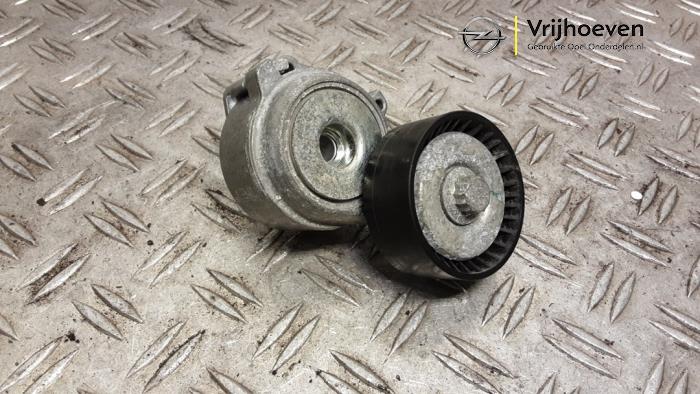 Usados Tensor correa múltiple Opel Astra L Sports Tourer (F4/FC/FN/FR) 1.2 Turbo 130 12V Precio € 30,00 Norma de margen ofrecido por Autodemontage Vrijhoeven B.V.