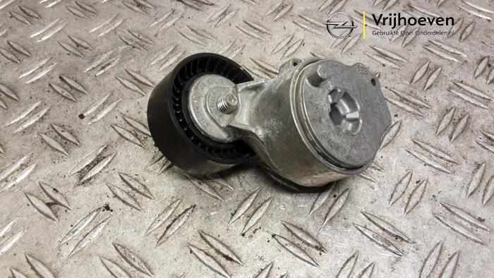 Spanrolle multiriem van een Opel Astra L Sports Tourer (F4/FC/FN/FR) 1.2 Turbo 130 12V 2023