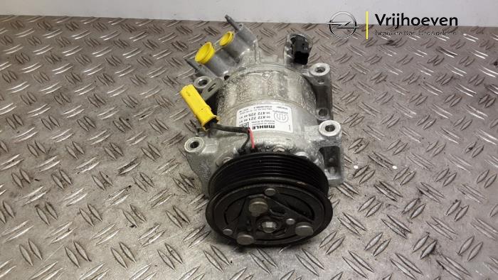 Usagé Pompe clim Opel Astra L Sports Tourer (F4/FC/FN/FR) 1.2 Turbo 130 12V Prix € 200,00 Règlement à la marge proposé par Autodemontage Vrijhoeven B.V.