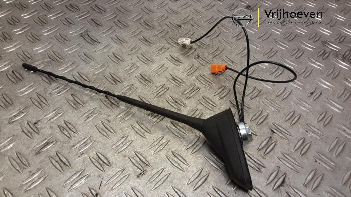 Używane Antena Opel Corsa F (UB/UH/UP) 1.2 Turbo 12V 100 Cena € 20,00 Procedura marży oferowane przez Autodemontage Vrijhoeven B.V.