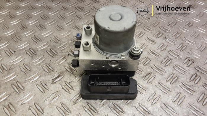 Used ABS pump Opel Karl 1.0 12V Price € 75,00 Margin scheme offered by Autodemontage Vrijhoeven B.V.