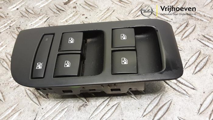 Usados Interruptor combinado de ventanillas Opel Astra J Sports Tourer (PD8/PE8/PF8) 1.6 16V Precio € 20,00 Norma de margen ofrecido por Autodemontage Vrijhoeven B.V.
