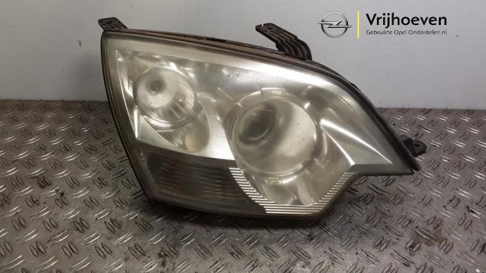 Używane Reflektor prawy Opel Antara (LA6) 2.0 CDTI 16V 4x2 Cena € 175,00 Procedura marży oferowane przez Autodemontage Vrijhoeven B.V.