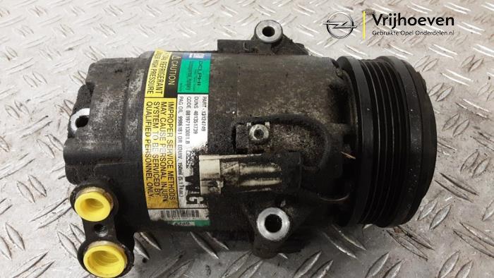 Usagé Compresseur de clim Opel Astra H (L48) 1.4 16V Twinport Prix € 125,00 Règlement à la marge proposé par Autodemontage Vrijhoeven B.V.