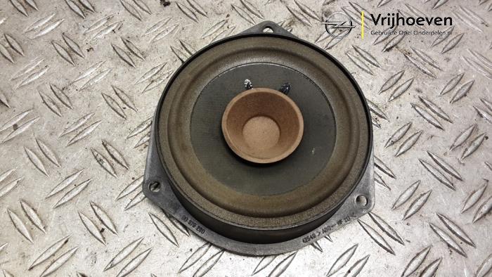 Używane Glosnik Opel Corsa E 1.0 SIDI Turbo 12V Cena € 25,00 Procedura marży oferowane przez Autodemontage Vrijhoeven B.V.