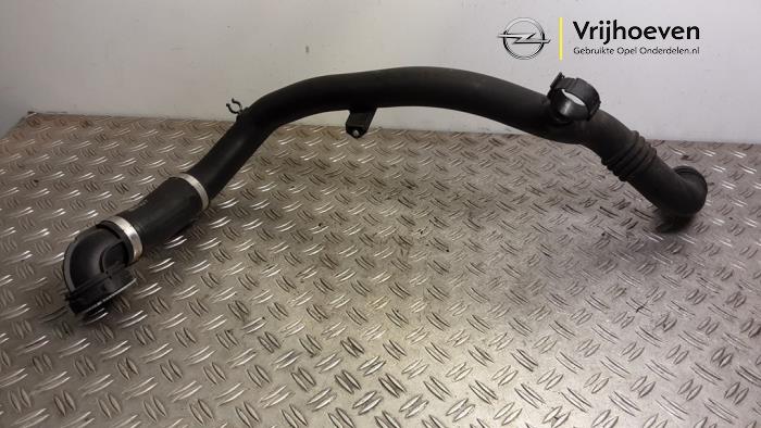 Gebrauchte Intercooler Rohr Opel Corsa E 1.0 SIDI Turbo 12V Preis € 75,00 Margenregelung angeboten von Autodemontage Vrijhoeven B.V.