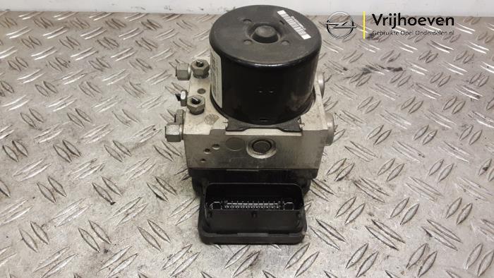 Usagé Bloc ABS Opel Zafira Tourer (P12) 1.4 Turbo 16V EcoFLEX Prix € 70,00 Règlement à la marge proposé par Autodemontage Vrijhoeven B.V.