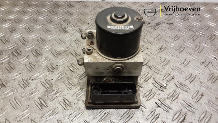 Usagé Bloc ABS Opel Zafira (M75) 1.7 CDTi 16V Prix € 90,00 Règlement à la marge proposé par Autodemontage Vrijhoeven B.V.