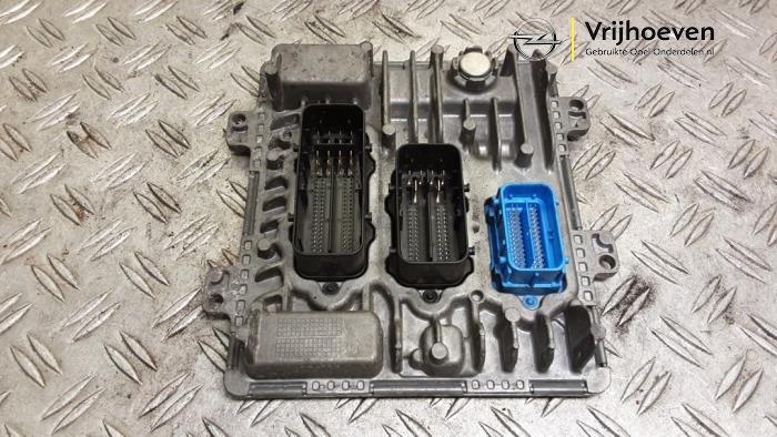 Used Engine management computer Opel Astra K Sports Tourer 1.6 CDTI 110 16V Price € 200,00 Margin scheme offered by Autodemontage Vrijhoeven B.V.