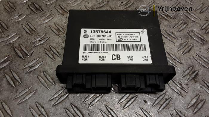 Używane Modul keyless vehicle Opel Ampera 1.4 16V Cena € 50,00 Procedura marży oferowane przez Autodemontage Vrijhoeven B.V.