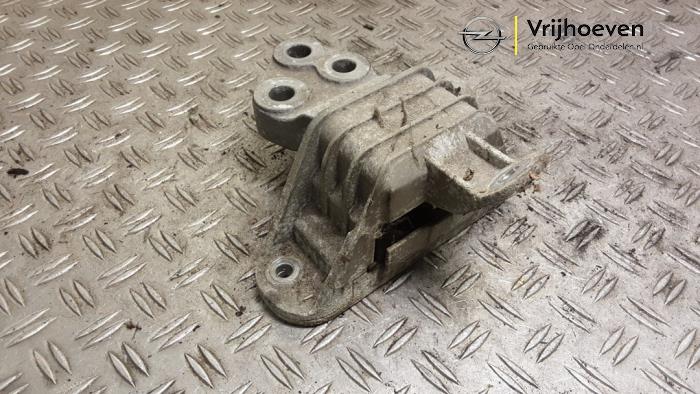 Used Engine mount Opel Ampera 1.4 16V Price € 35,00 Margin scheme offered by Autodemontage Vrijhoeven B.V.