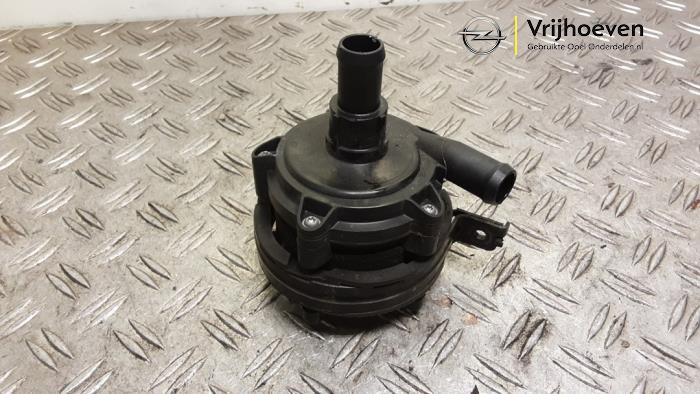 Begagnade Extra vattenpump Opel Ampera 1.4 16V Pris € 25,00 Marginaltabell erbjuds av Autodemontage Vrijhoeven B.V.