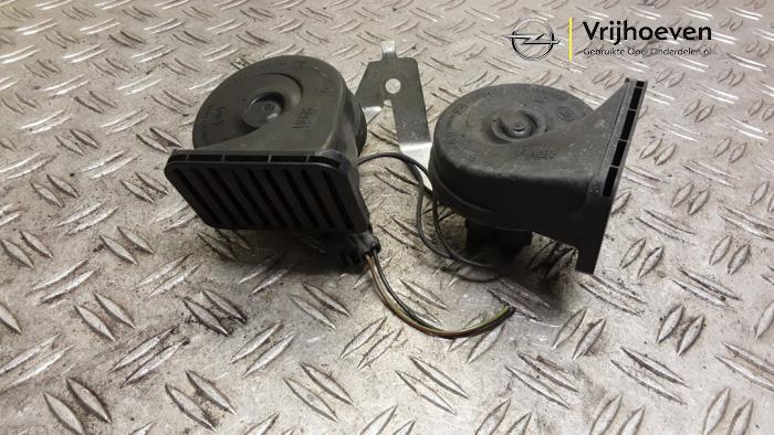 Używane Klakson Opel Meriva (B) 1.4 Turbo 16V ecoFLEX 120 Cena € 25,00 Procedura marży oferowane przez Autodemontage Vrijhoeven B.V.