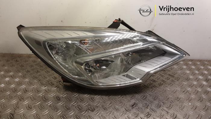 Używane Reflektor prawy Opel Meriva (B) 1.4 16V Ecotec Cena € 175,00 Procedura marży oferowane przez Autodemontage Vrijhoeven B.V.