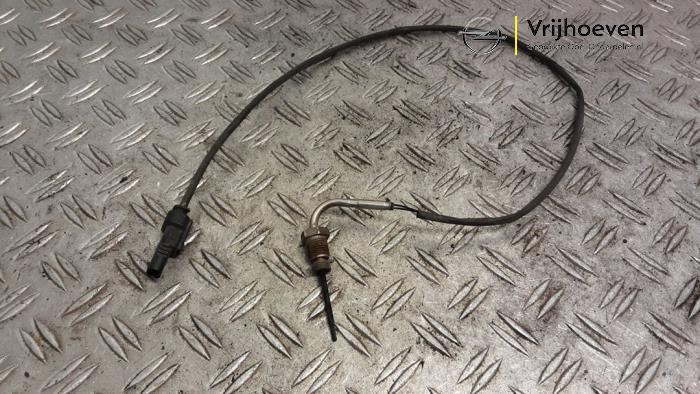Usagé Sensor température d’échappement Opel Astra K 1.0 Turbo 12V Prix € 50,00 Règlement à la marge proposé par Autodemontage Vrijhoeven B.V.