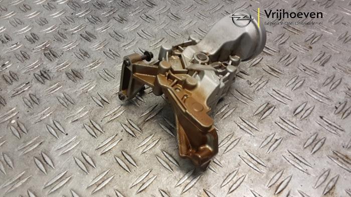 Używane Pompa oleju Opel Crossland (X) 1.2 Turbo 12V Cena € 100,00 Procedura marży oferowane przez Autodemontage Vrijhoeven B.V.