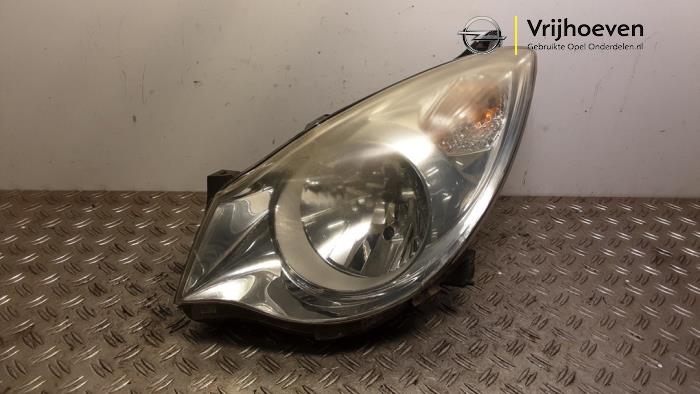 Używane Reflektor lewy Opel Agila (B) 1.0 12V Cena € 125,00 Procedura marży oferowane przez Autodemontage Vrijhoeven B.V.