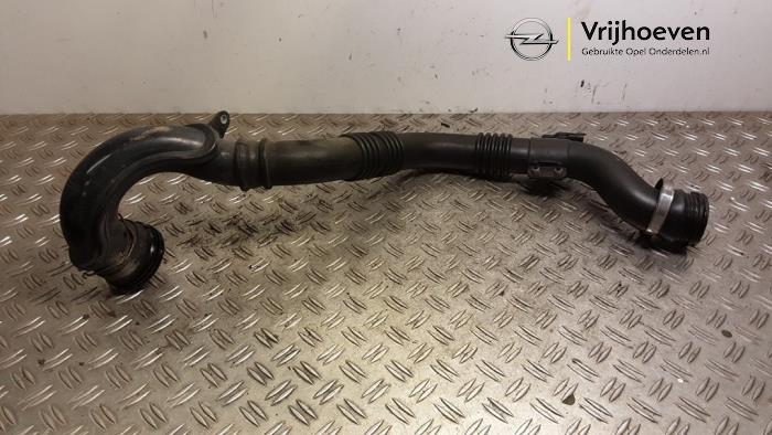 Gebrauchte Intercooler Rohr Opel Astra J (PC6/PD6/PE6/PF6) 1.4 Turbo 16V Preis € 30,00 Margenregelung angeboten von Autodemontage Vrijhoeven B.V.