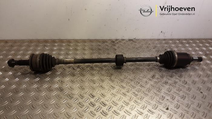 Gebrauchte Antriebswelle rechts vorne Opel Astra K Sports Tourer 1.4 Turbo 12V Preis € 250,00 Margenregelung angeboten von Autodemontage Vrijhoeven B.V.