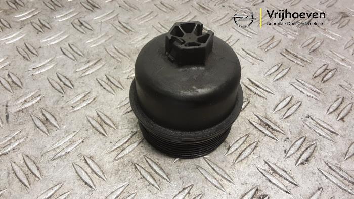 Gebrauchte Ölfilter Deckel Opel Corsa D 1.3 CDTi 16V Ecotec Preis € 15,00 Margenregelung angeboten von Autodemontage Vrijhoeven B.V.