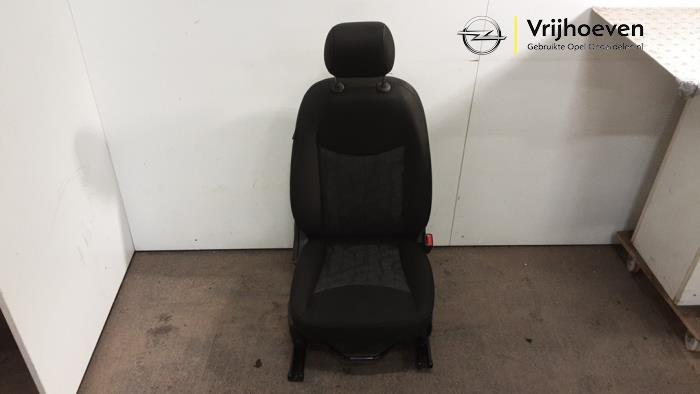 Używane Fotel prawy Opel Karl 1.0 12V Cena € 150,00 Procedura marży oferowane przez Autodemontage Vrijhoeven B.V.