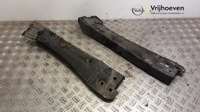Begagnade Framdelsstöd Opel Agila (B) 1.0 12V ecoFLEX Pris € 30,00 Marginaltabell erbjuds av Autodemontage Vrijhoeven B.V.