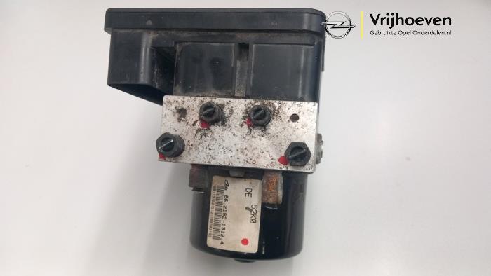Begagnade ABS-pump Opel Agila (B) 1.0 12V ecoFLEX Pris € 400,00 Marginaltabell erbjuds av Autodemontage Vrijhoeven B.V.