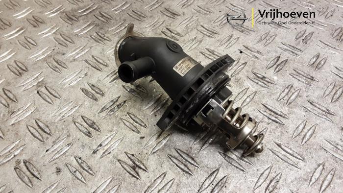 Używane Termostat Opel Zafira Tourer (P12) 2.0 CDTI 16V 170 Ecotec Cena € 40,00 Procedura marży oferowane przez Autodemontage Vrijhoeven B.V.