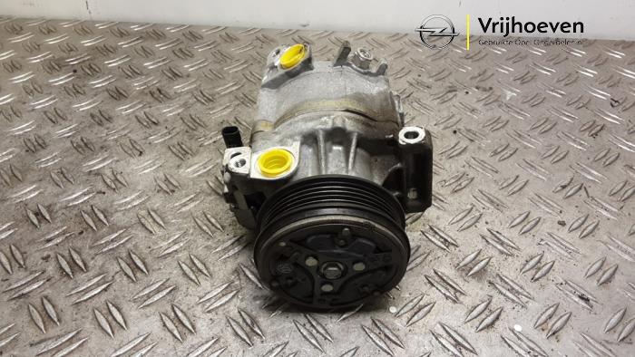 Usagé Pompe clim Opel Karl 1.0 12V Prix € 75,00 Règlement à la marge proposé par Autodemontage Vrijhoeven B.V.