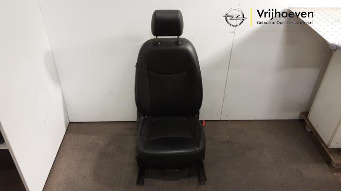 Używane Fotel prawy Opel Karl 1.0 12V Cena € 150,00 Procedura marży oferowane przez Autodemontage Vrijhoeven B.V.