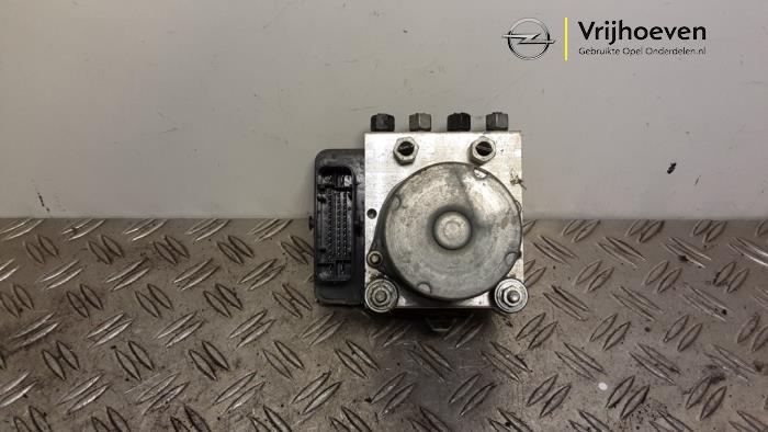 Used ABS pump Opel Karl 1.0 12V Price € 100,00 Margin scheme offered by Autodemontage Vrijhoeven B.V.