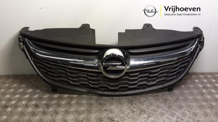 Używane Grill Opel Karl 1.0 12V Cena € 150,00 Procedura marży oferowane przez Autodemontage Vrijhoeven B.V.
