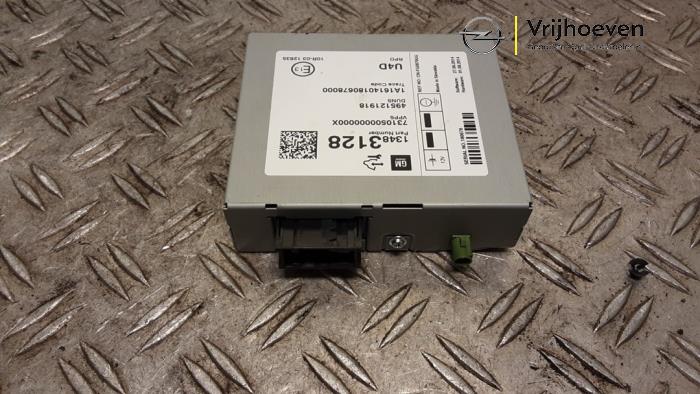 Używane Modul DAB Opel Mokka/Mokka X 1.6 CDTI 16V 4x2 Cena € 90,00 Procedura marży oferowane przez Autodemontage Vrijhoeven B.V.