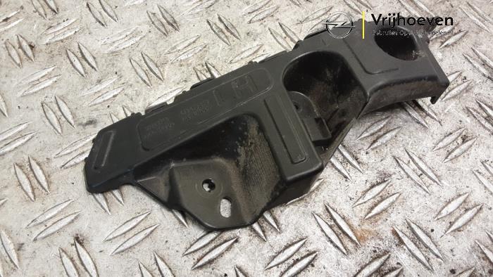 Front bumper mounting bracket