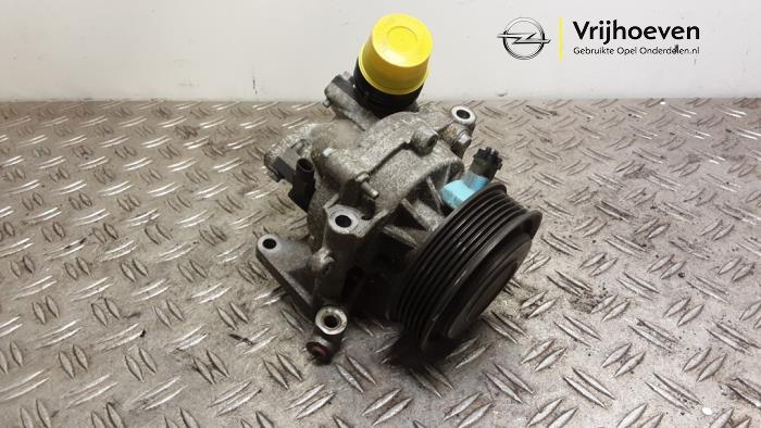 Begagnade Vattenpump Opel Mokka/Mokka X 1.6 CDTI 16V 4x2 Pris € 100,00 Marginaltabell erbjuds av Autodemontage Vrijhoeven B.V.