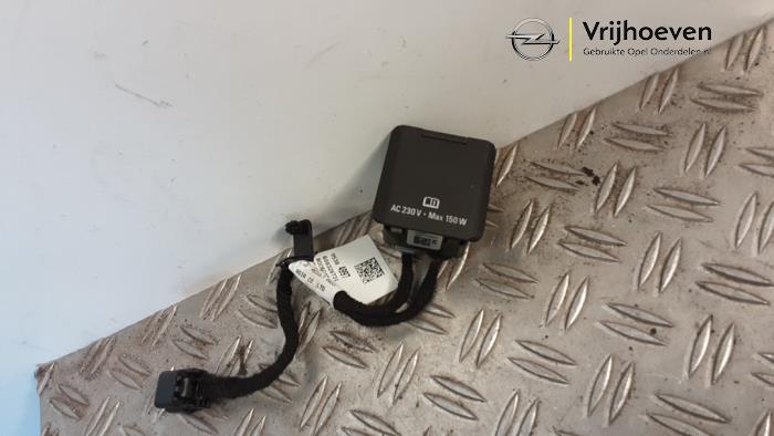 Używane Wtyk Opel Mokka/Mokka X 1.6 CDTI 16V 4x2 Cena € 15,00 Procedura marży oferowane przez Autodemontage Vrijhoeven B.V.