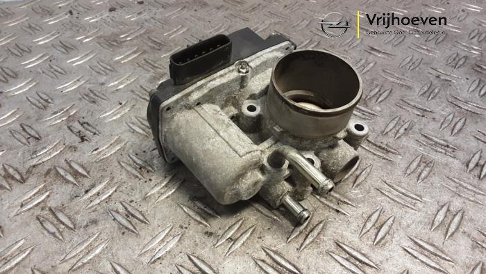 Usagé Boitier papillon Opel Agila (B) 1.0 12V Prix € 50,00 Règlement à la marge proposé par Autodemontage Vrijhoeven B.V.