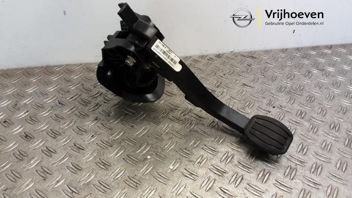Używane Pedal sprzegla Opel Grandland (X) 1.2 Turbo 12V Cena € 75,00 Procedura marży oferowane przez Autodemontage Vrijhoeven B.V.
