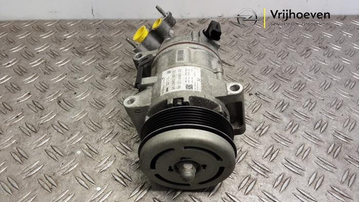 Usagé Compresseur de clim Opel Grandland (X) 1.2 Turbo 12V Prix € 70,00 Règlement à la marge proposé par Autodemontage Vrijhoeven B.V.