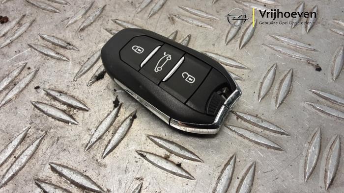 Używane Klucz Opel Grandland (X) 1.2 Turbo 12V Cena € 50,00 Procedura marży oferowane przez Autodemontage Vrijhoeven B.V.