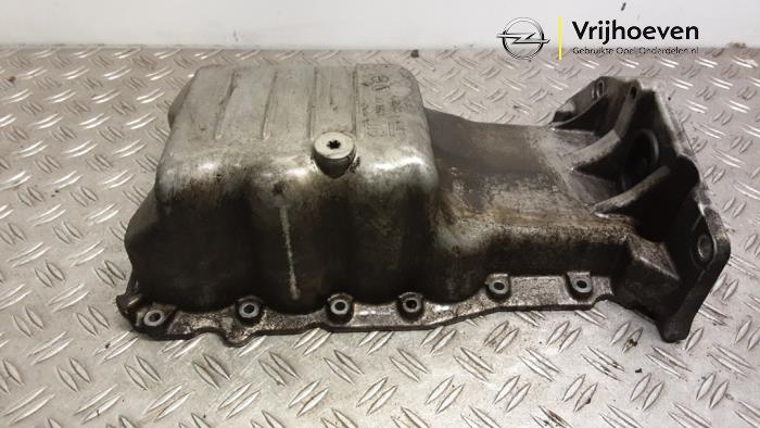 Usagé Couvercle carter Opel Tigra Twin Top 1.4 16V Prix € 30,00 Règlement à la marge proposé par Autodemontage Vrijhoeven B.V.