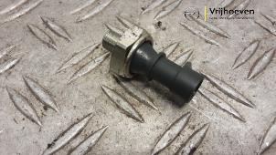 Öldrucksensor van een Opel Tigra Twin Top 1.4 16V 2005