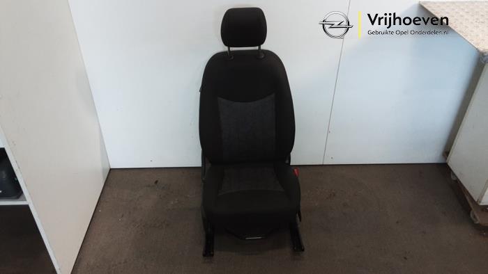 Używane Fotel prawy Opel Karl 1.0 12V Cena € 150,00 Procedura marży oferowane przez Autodemontage Vrijhoeven B.V.